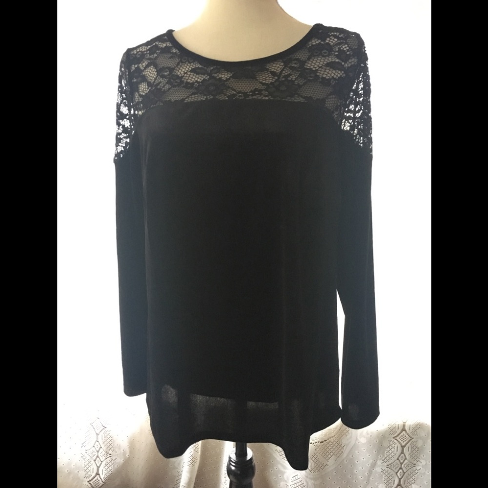 Roz&Ali Black Velvet & Stretchy Detailed Blouse